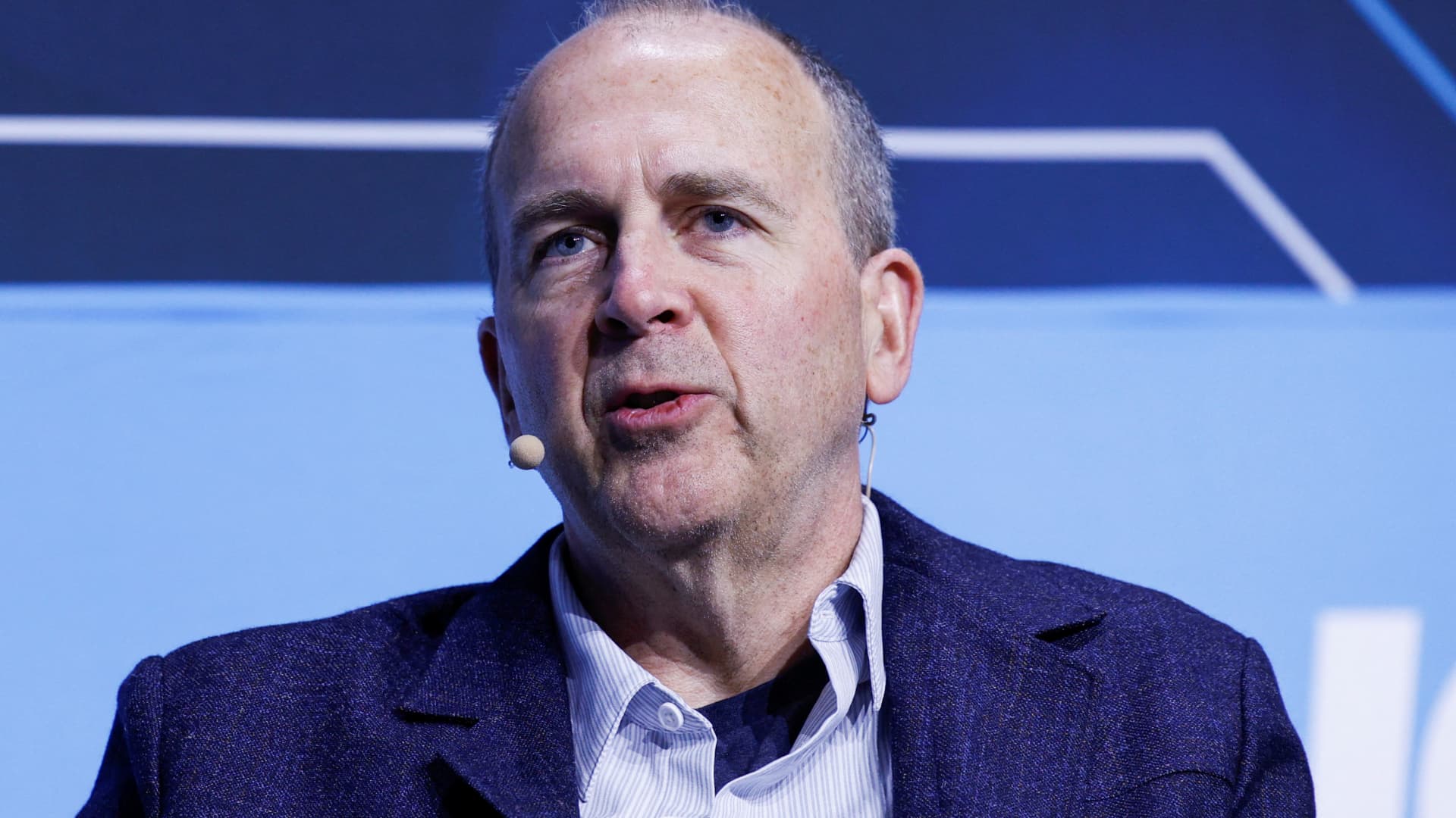 Ford EV chief leaving automaker amid new restructuring efforts