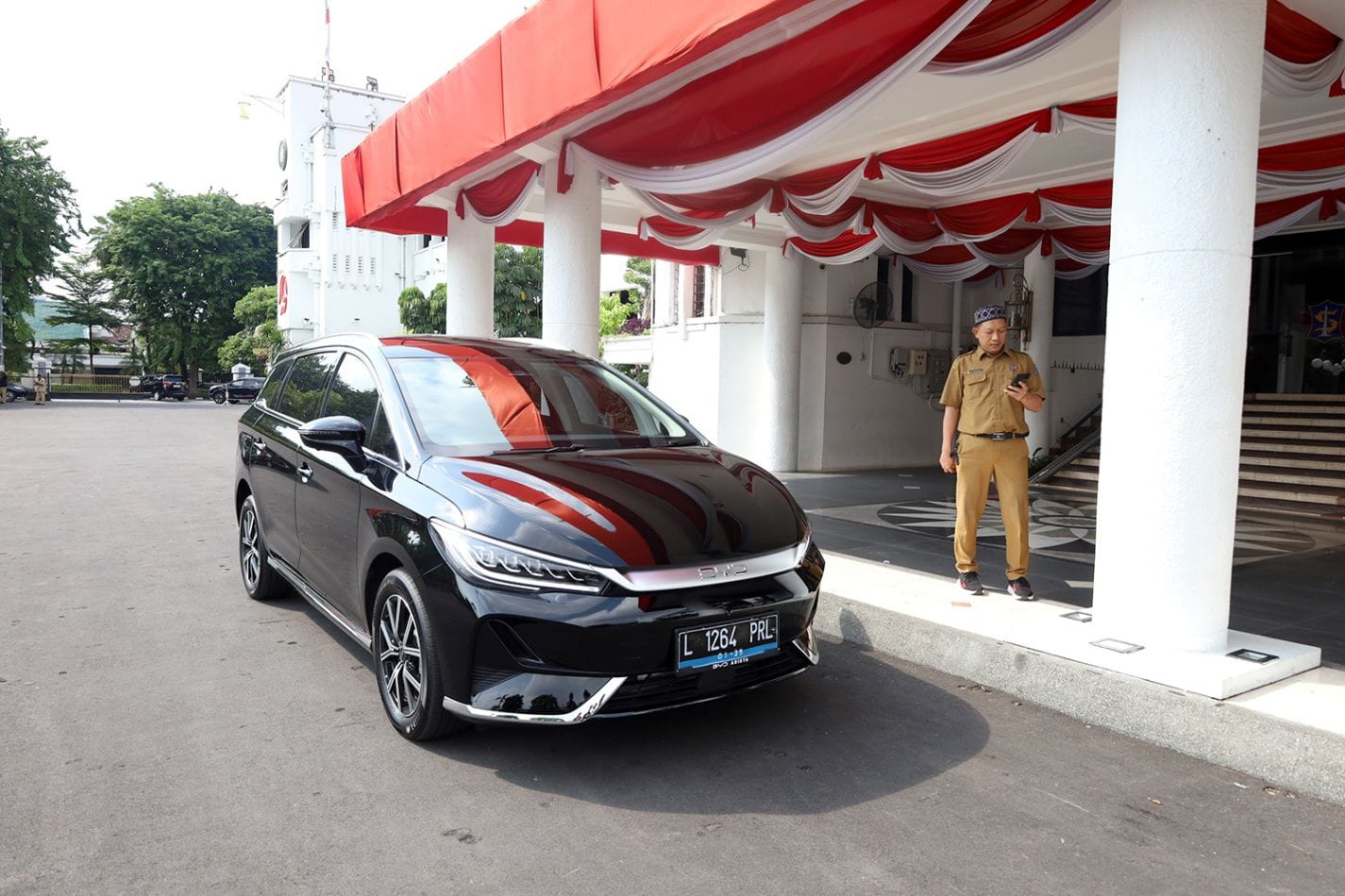 Pemkot Surabaya Ganti Kendaraan Dinas Jadi Listrik